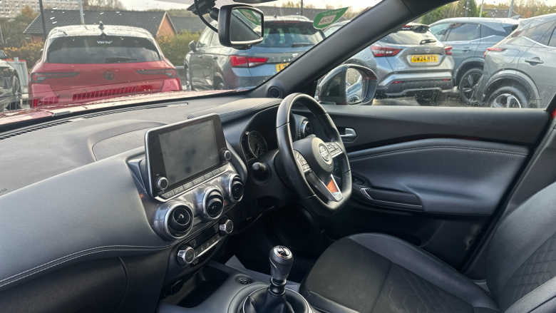 Nissan Juke 1.0 DiG-T 114 Tekna 5dr Petrol Hatchback